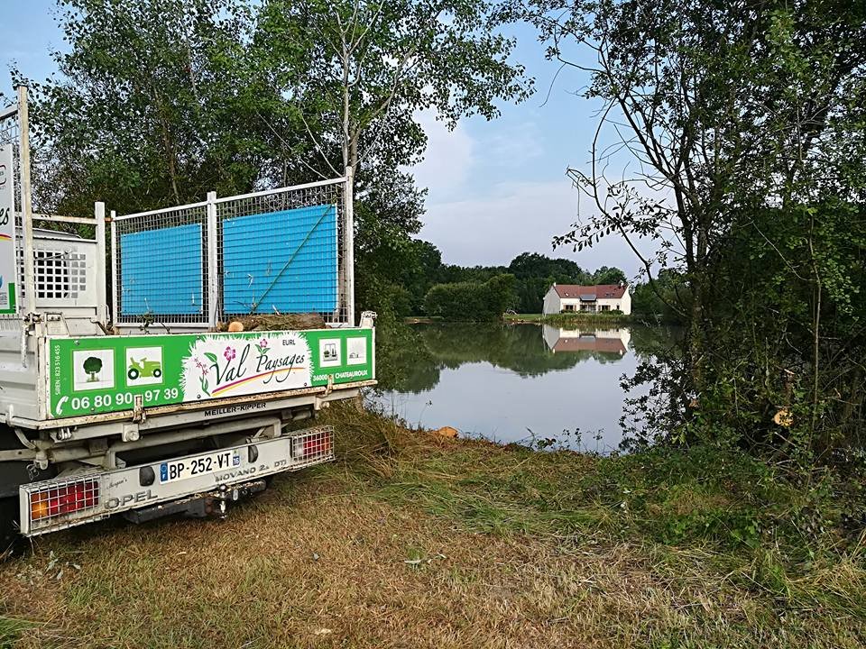 Entretien des abords de plan d'eau